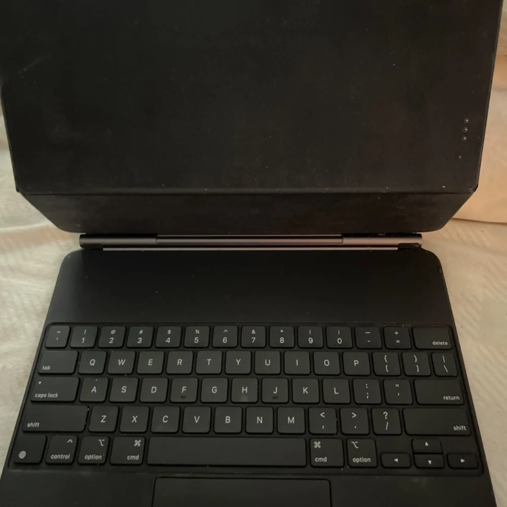 Apple I pad magic keyboard